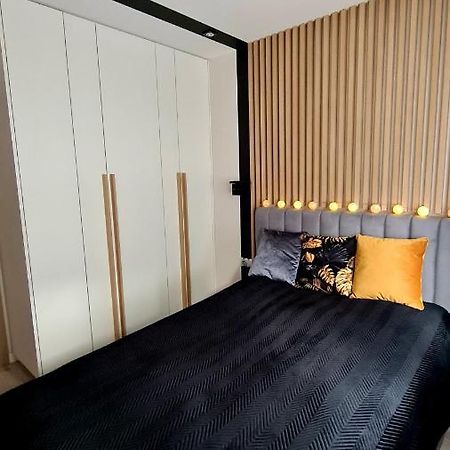Mazurski Apartament 奥斯特罗达 外观 照片