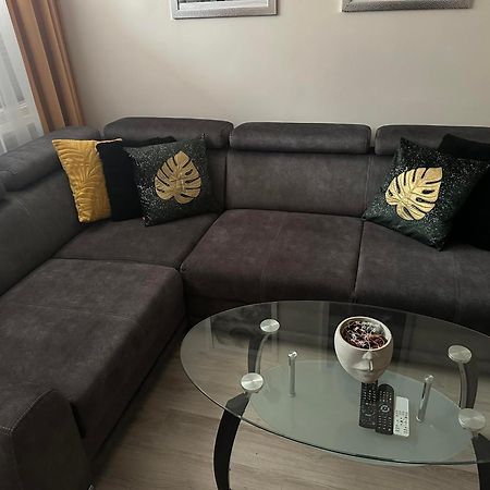 Mazurski Apartament 奥斯特罗达 外观 照片